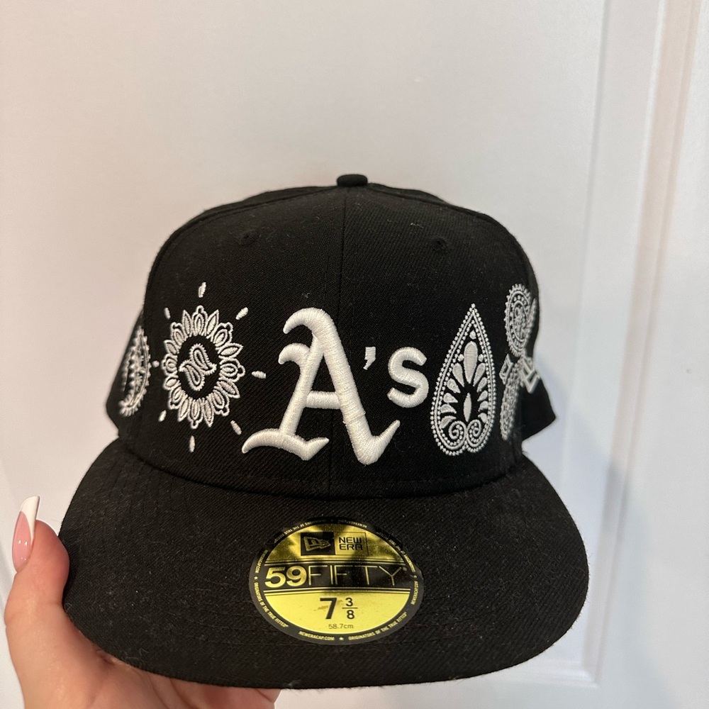 FITTED 7 3/8 HAT
